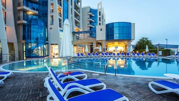 Außenpool (je nach Saison geöffnet)