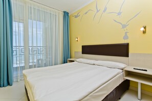 1 bedroom, desk, free wired Internet - Blue Pearl Hotel (Sunny Beach)