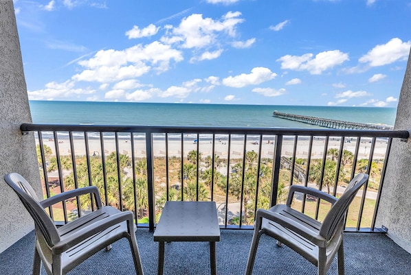 Quarto, cozinha americana, vista para o oceano | Vista para praia/oceano