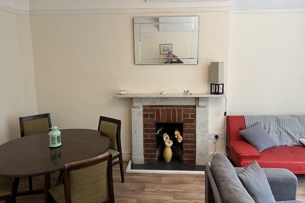 Traditional Apartment, Private Bathroom, Garden View | Lounge