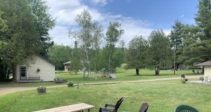 Colonial Bay Motel and Cottages