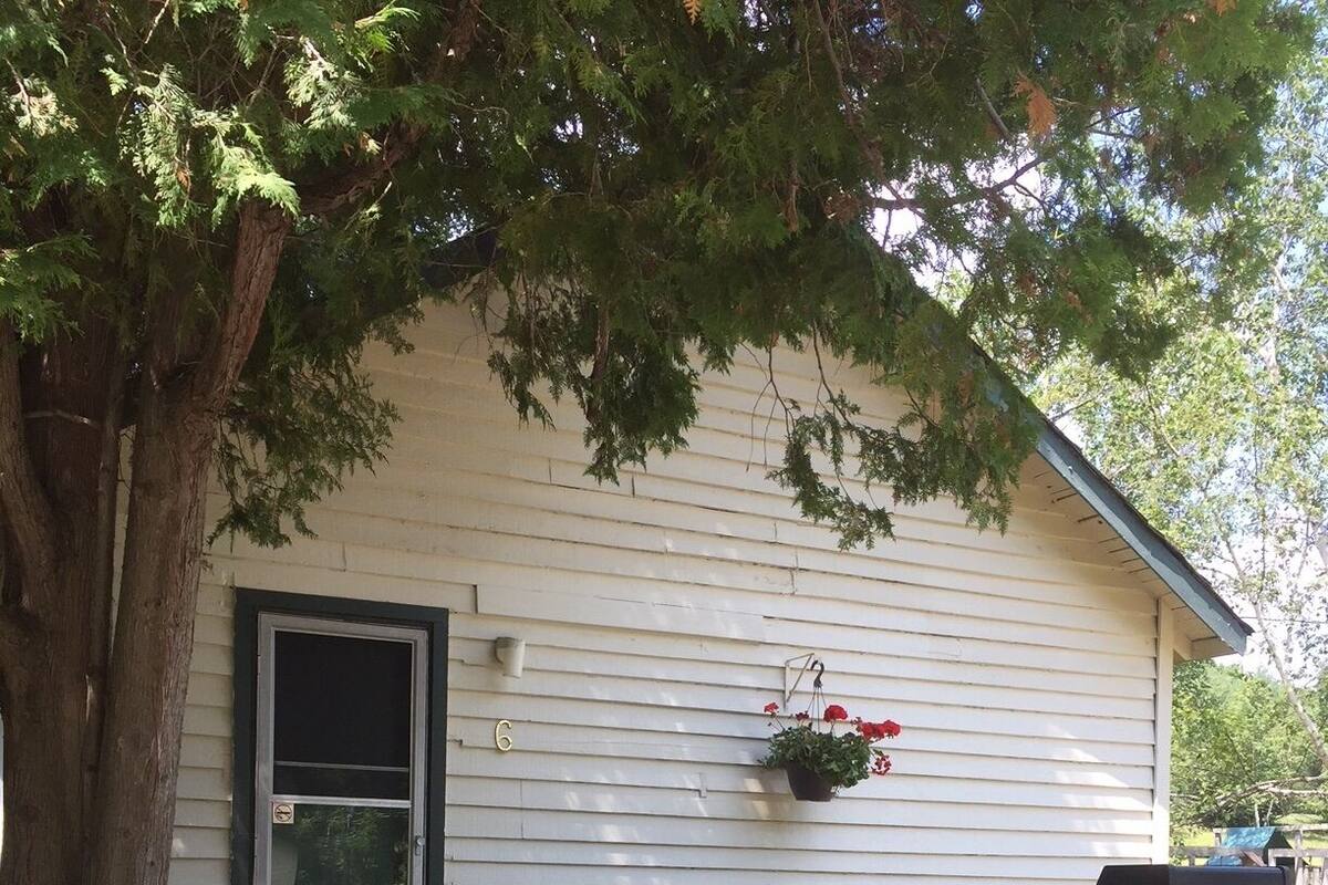 2 Bedroom Cottage #6 | WiFi (free), bed sheets