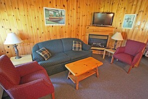 Deluxe Cottage #3 | Living area