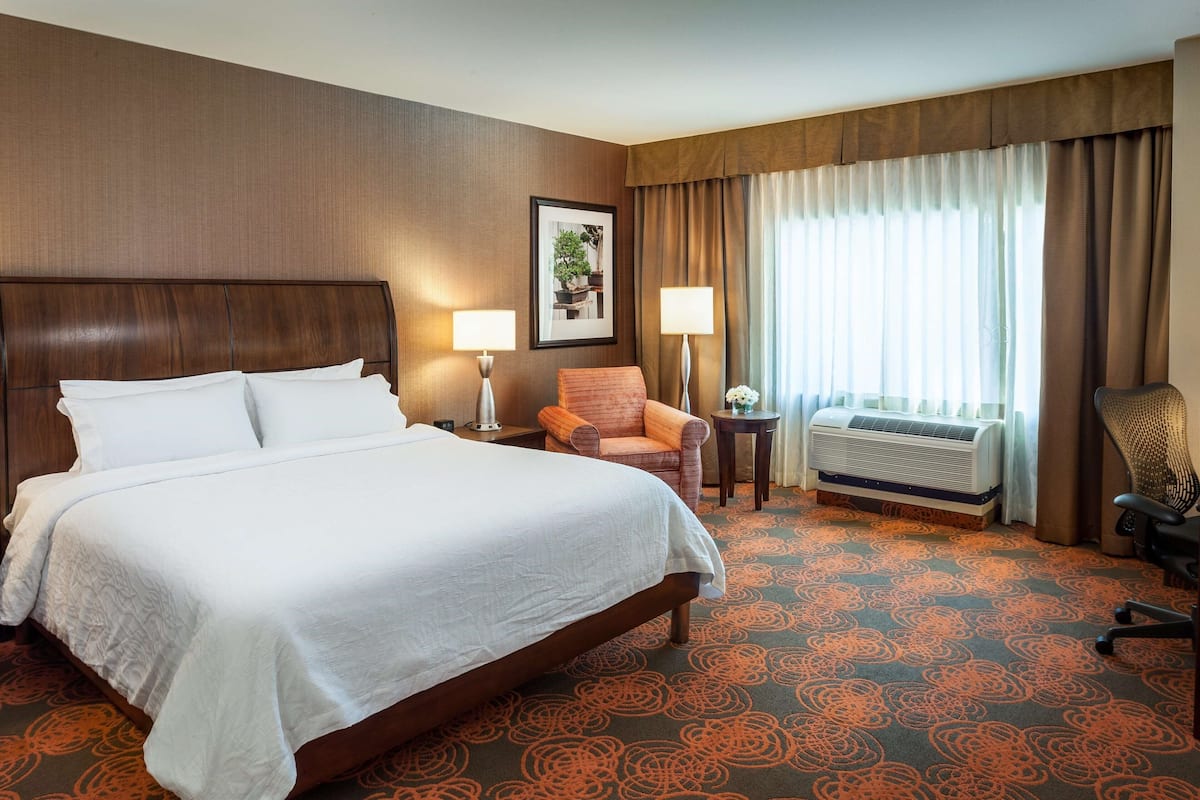 1 bedroom, premium bedding, in-room safe, desk
