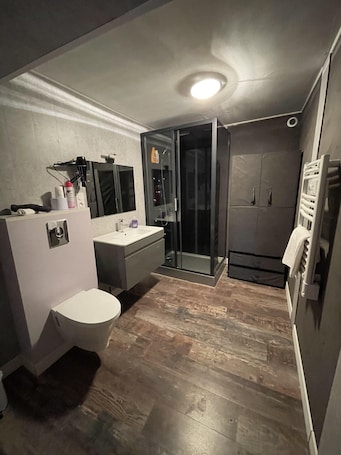 Comfort Quadruple Room, Private Bathroom (Agosta) | Bathroom. Le Ruppione