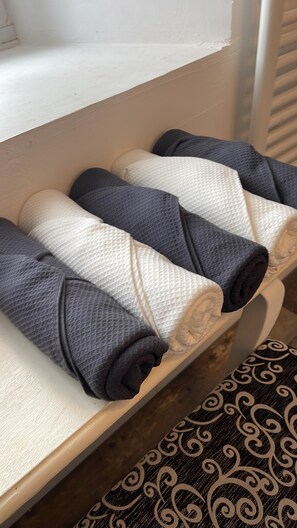 Habitación cuádruple Confort, baño privado, vista a la ciudad (Isolella) | Baño