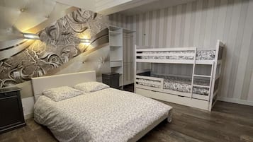 Comfort Quadruple Room, Private Bathroom, City View (Isolella) | 1 bedroom