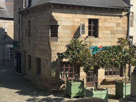 Exterior. Le Ruppione