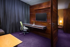 Premium bedding, minibar, in-room safe, free WiFi