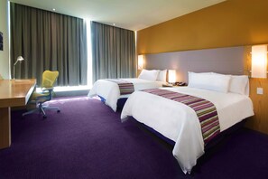 Hochwertige Bettwaren, Minibar, Zimmersafe, kostenloses WLAN