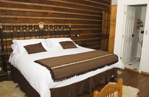 Premium bedding, down duvets, in-room safe, iron/ironing board