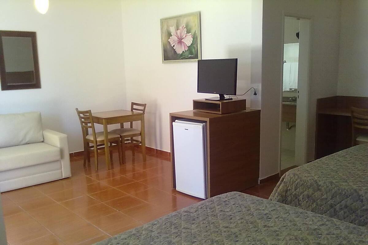 Minibar, desk, WiFi (free)