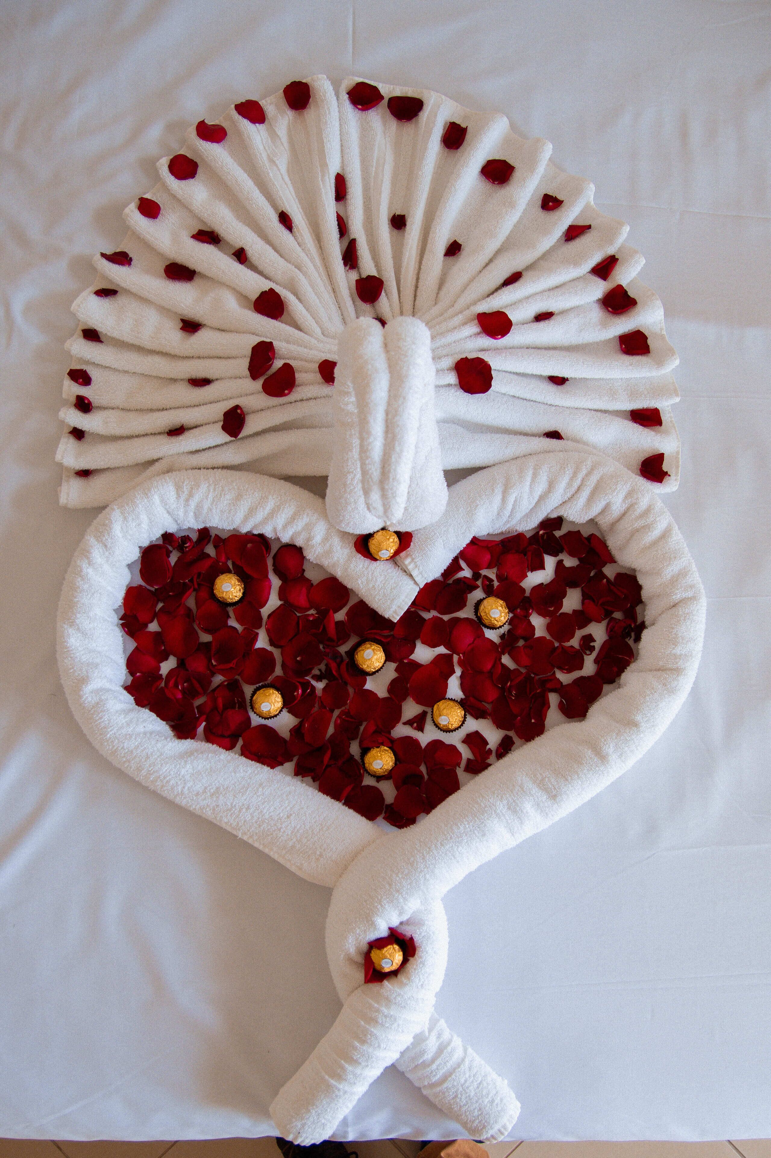 minibar, desk, free wifi, wheelchair access