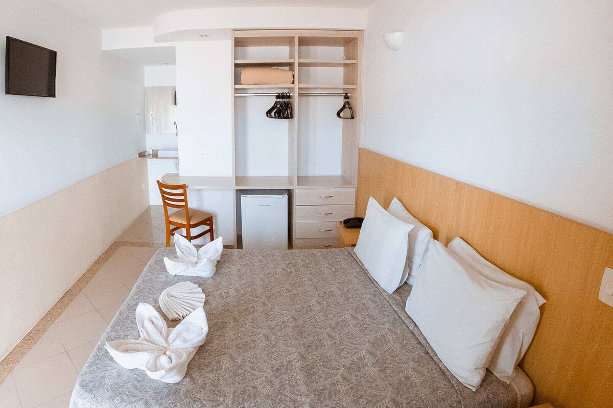 double room | minibar, desk, free wifi, wheelchair access