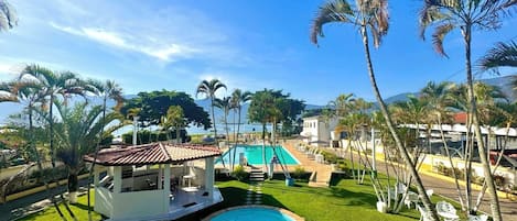 29-inch LED TV with cable channels, TV