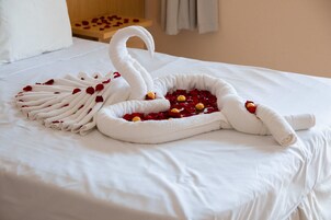 Minibar, desk, free WiFi, wheelchair access