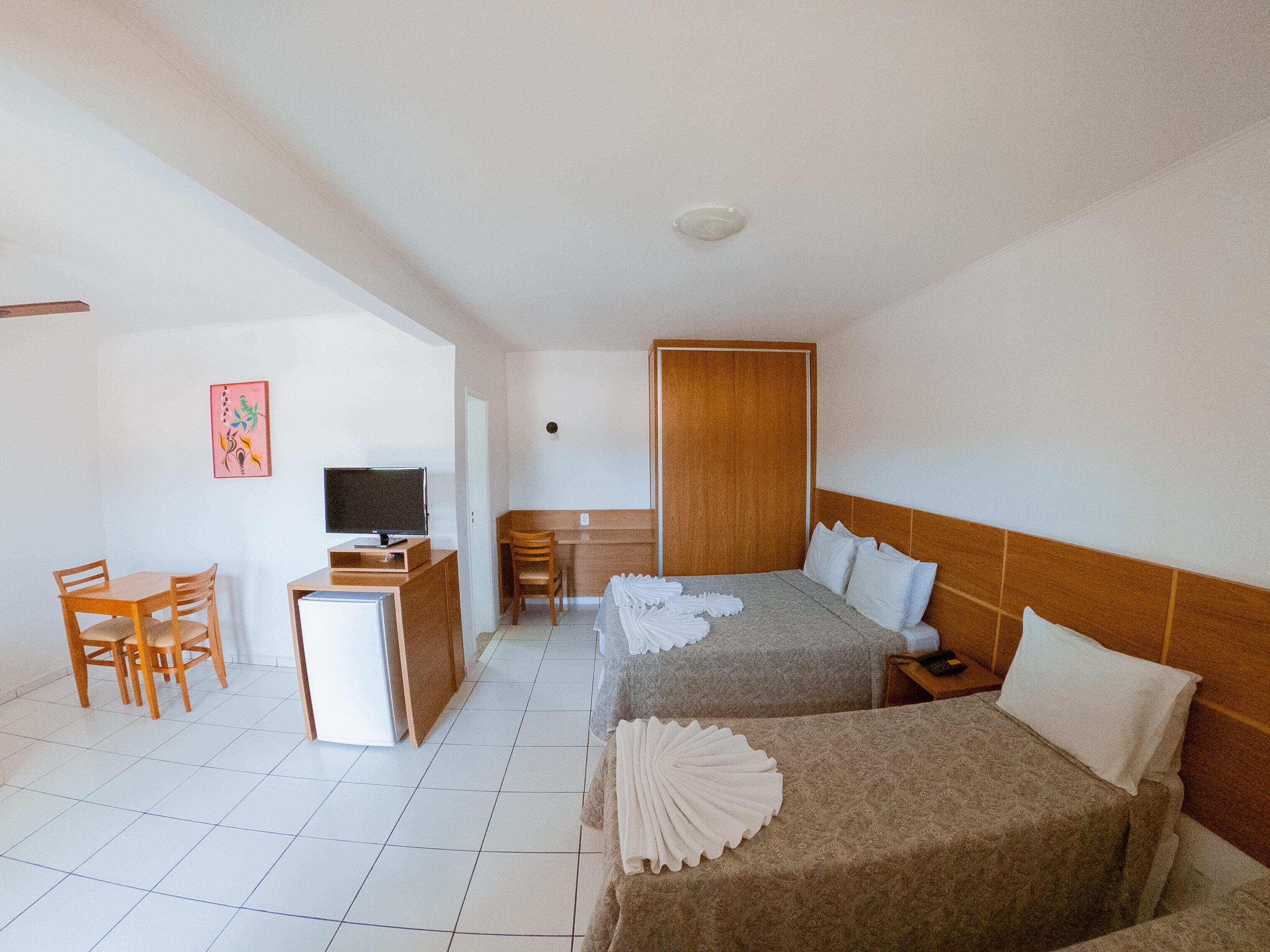 family room | minibar, desk, free wifi, wheelchair access