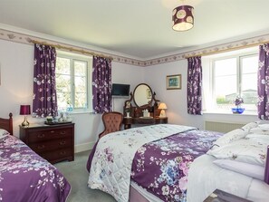 Triple Room, Ensuite (Bluebell) - Bucklawren Farm (Looe)