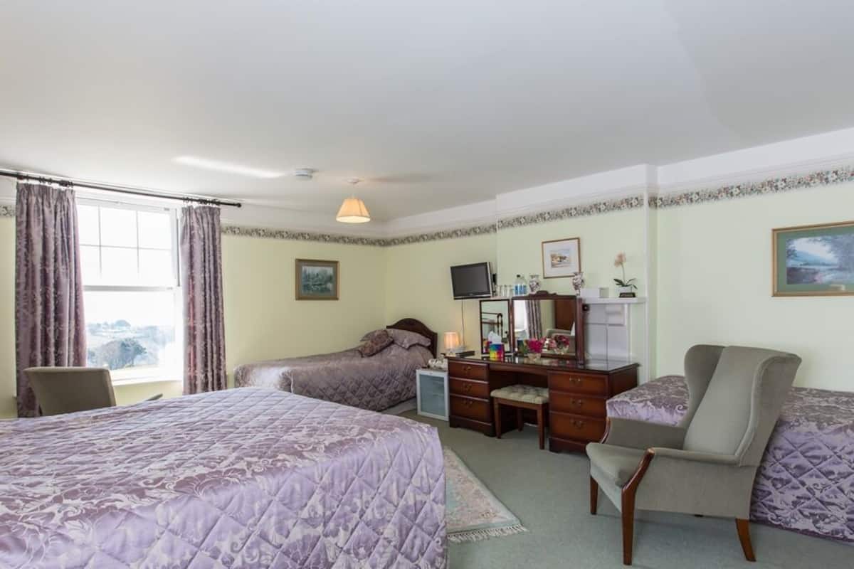 Suite, Ensuite (Violet)