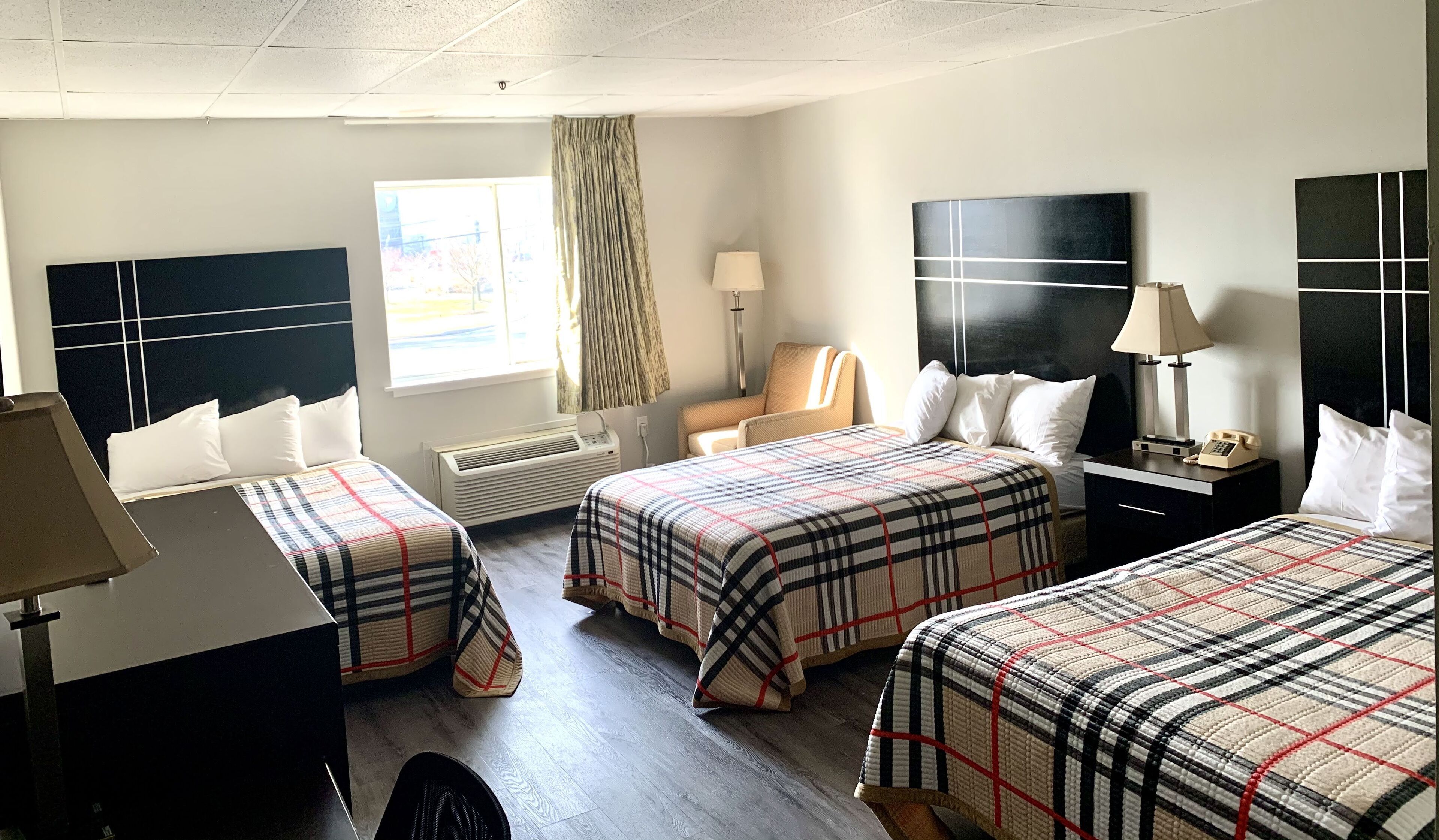 Phòng 3 cơ bản | Bàn, truy cập Internet không dây miễn phí, bộ trải giường 