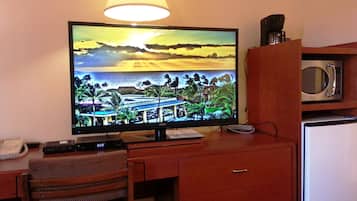 Standardrum - 1 queensize-sÀng | 2 sovrum, unika möbler, skrivbord och mörklÀggningsgardiner