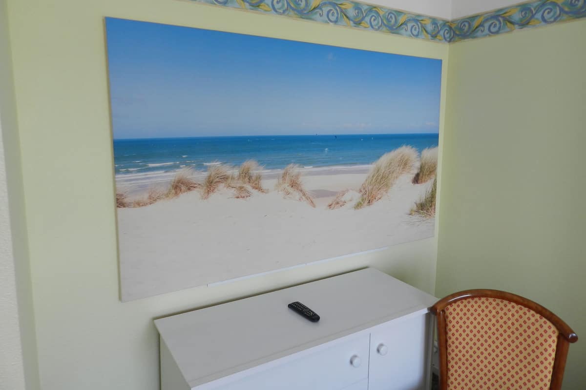 Cribs/infant beds, rollaway beds, free WiFi, bed sheets