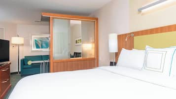 Colchones con pillow-top, escritorio y cortinas blackout
