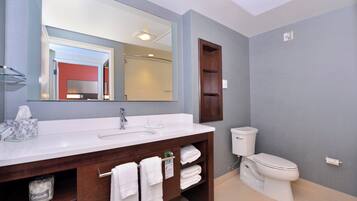 Articles de toilette gratuits, sĂšche-cheveux, serviettes fournies, savon