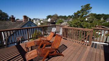 Suite panorámica, chimenea, vista a la ciudad (Redwood Tower) | Terraza o patio
