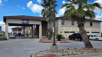 Pintu masuk hartanah