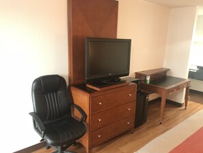 Free WiFi, bed sheets