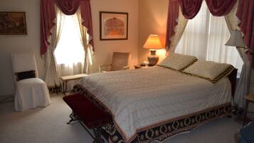 Burton Y. Berry Room, former US Ambassador to Iraq. Born in Fowler, IN. | Ropa de cama de alta calidad y wifi