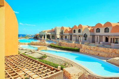 Rohanou Beach Resort and Ecolodge