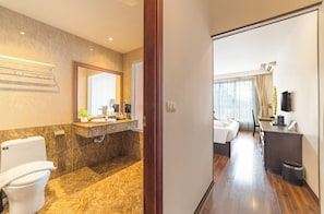 Junior Suite, 1 Queen Bed