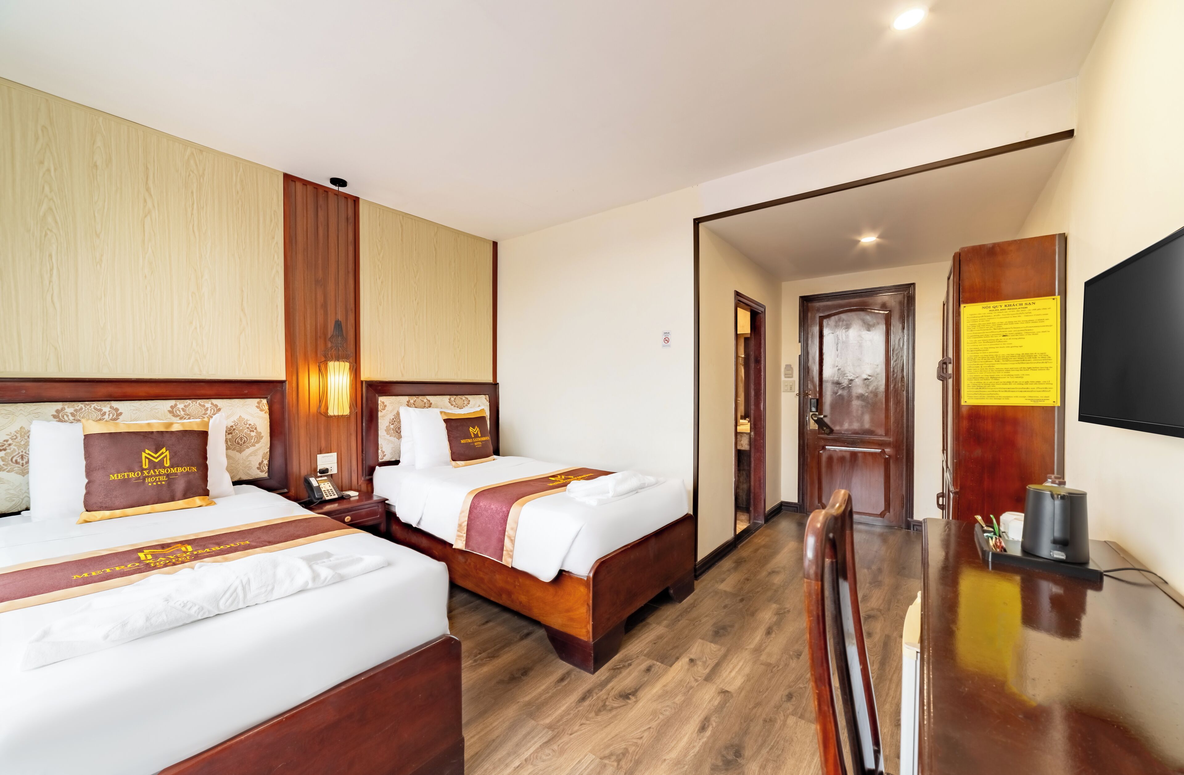 superior twin room | minibar, in-room safe, desk, soundproofing