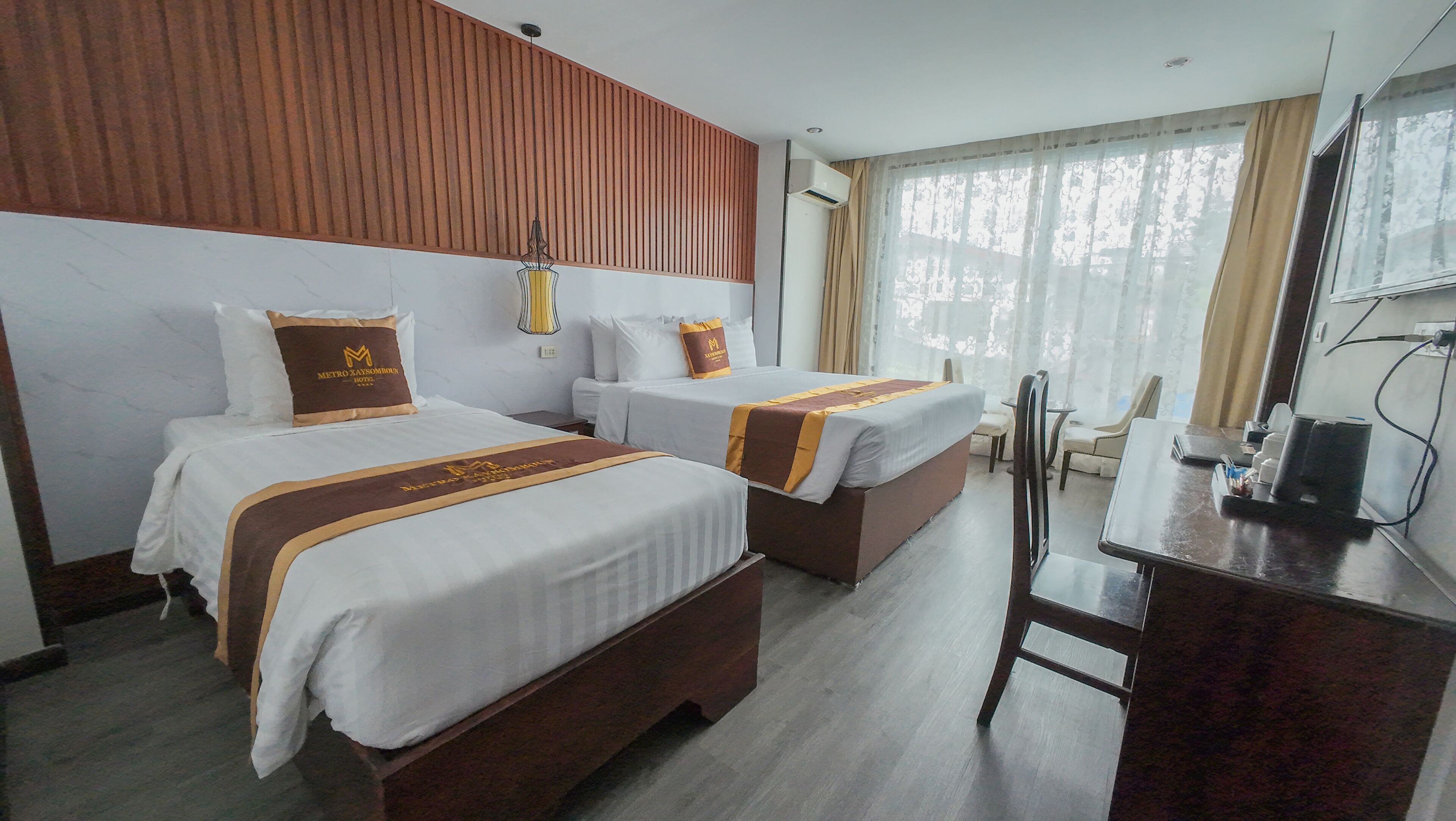 superior twin room | minibar, in-room safe, desk, soundproofing