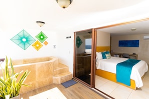 1 King Bed, Sea View | Premium bedding, minibar, in-room safe, individually decorated - Hotel Los Farallones (La Libertad)