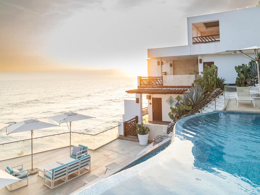 4 piscinas externas, piscina infinita, guarda-sóis, espreguiçadeiras