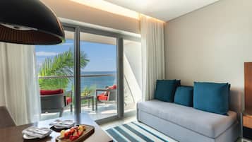 Quarto standard, 1 cama King | Área de estar | TV LCD 50 polegadas com canais a cabo, TV, mesa de pingue-pongue