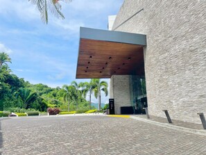 Front of property - Hilton Vallarta Riviera All-Inclusive Resort, Puerto Vallarta (Puerto Vallarta)