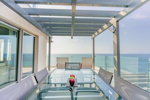 ENCLAVE OCEANVIEW GOVERNOR STE 1KG W/JET TUB | Kameruitzicht