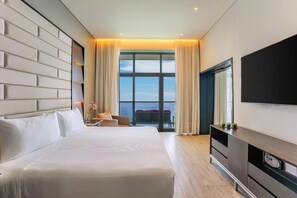 ENCLAVE OCEAN FRONT MASTER SUITE - KING BED | 1 slaapkamer, luxe beddengoed, een gratis minibar, een kluis op de kamer