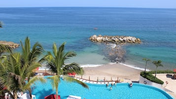 Aan het strand, massages op het strand, snorkelen, een strandbar