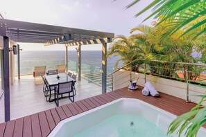 ENCLAVE OCEANVIEW GOVERNOR STE 1KG W/JET TUB | Kameruitzicht