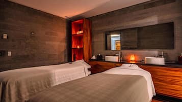 Couples treatment rooms, sauna, hot tub, steam room, Turkish bath