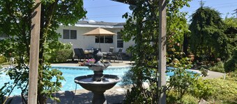 Desert Oasis Bed & Breakfast