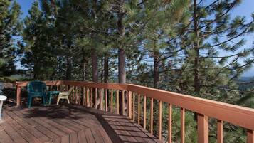 House, 3 Bedrooms | Balcony