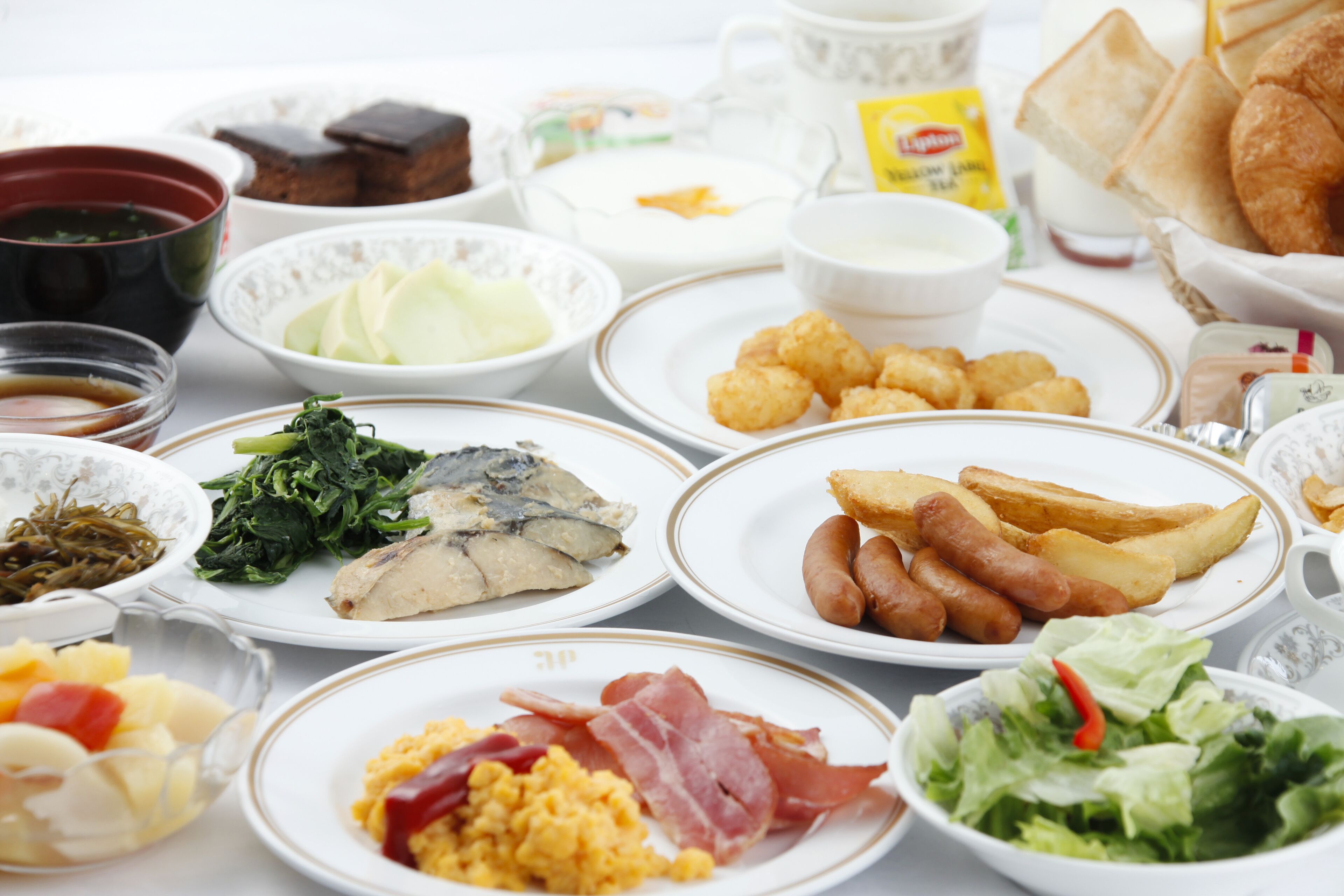 daily buffet breakfast (jpy 1800.00 per person)