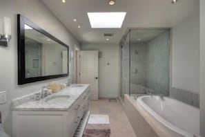 Maison, 5 chambres | Salle de bain