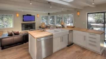 独立别墅, 5 间卧室 | 私人厨房 | 大冰箱、微波炉、炉灶、洗碗机